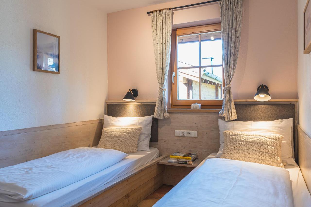 Dorfchalets & Apartments - Authentic Experience In Centre Of Kaprun Including Tauernspa And Summercard Exteriér fotografie