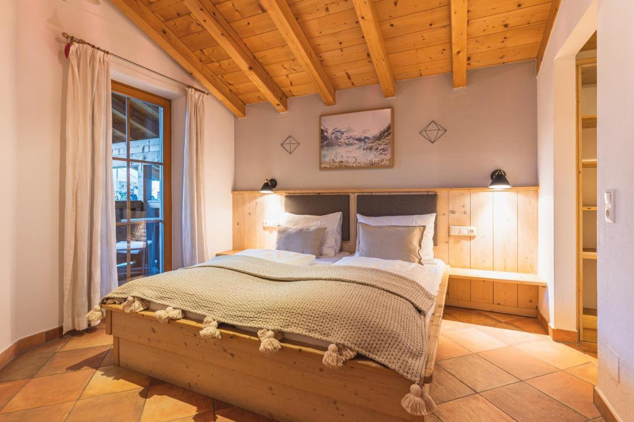Dorfchalets & Apartments - Authentic Experience In Centre Of Kaprun Including Tauernspa And Summercard Exteriér fotografie